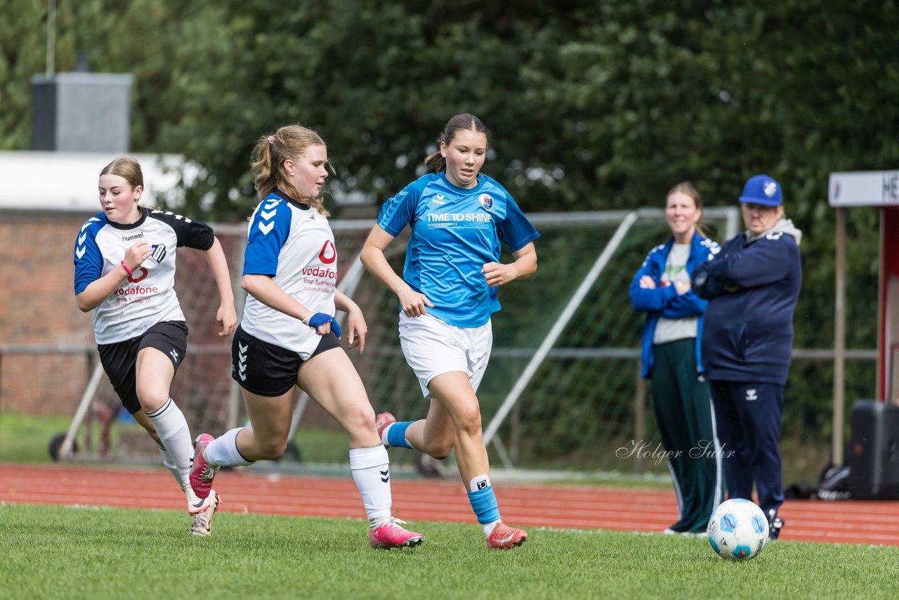 Bild 107 - wBJ VfL Pinneberg - Germania Schnelsen : Ergebnis: 15:1